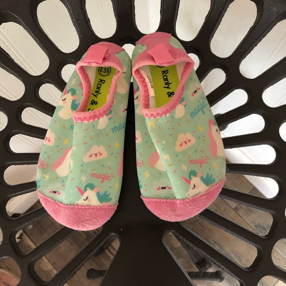Water shoes